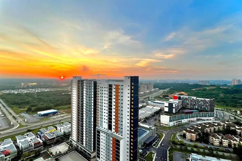 Alanis Residence 3Br + Netflix Sepang 0*,  Malaysia