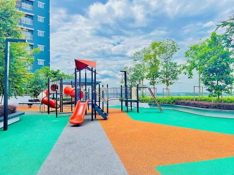Apartment Alanis Residence 3Br + Netflix Sepang