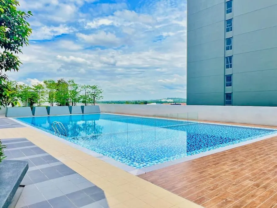 Apartment Alanis Residence 3Br + Netflix Sepang