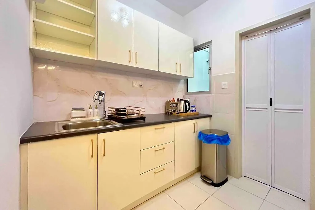 Apartment Alanis Residence 3Br + Netflix Sepang