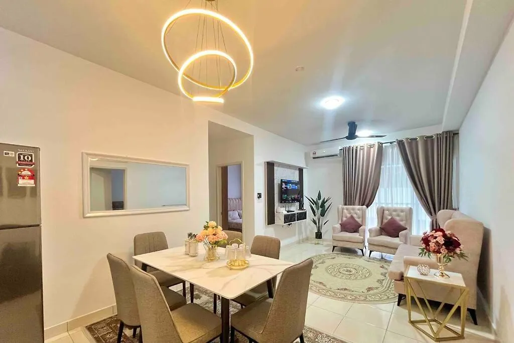 Alanis Residence 3Br + Netflix Sepang Apartment