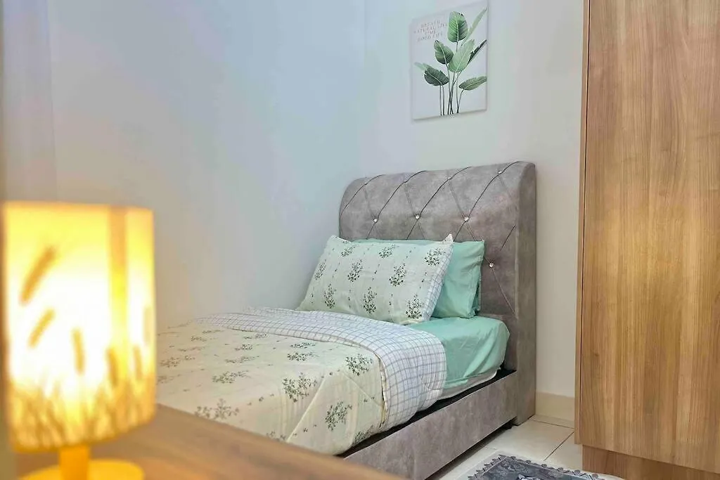 Alanis Residence 3Br + Netflix Sepang Apartment